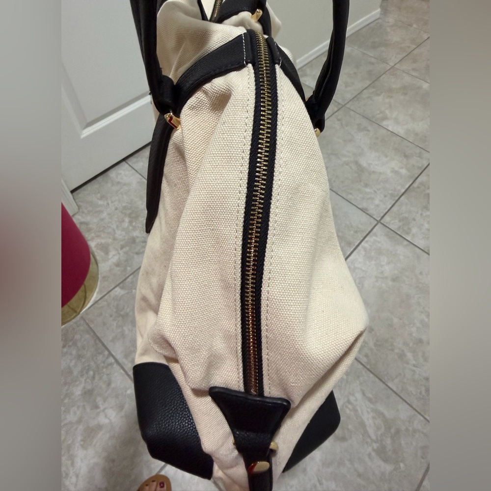 Henny and Lev Canvass Leather Weekender Bag - Picture 11 of 16